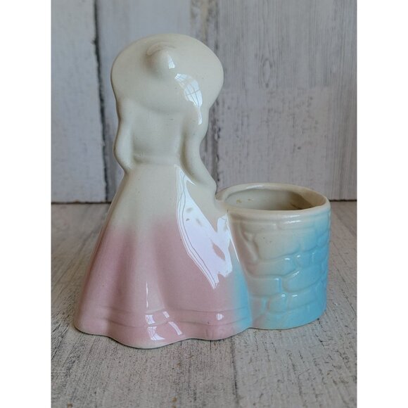 Vintage Victorian lady wishing well ceramic home decor figure - Picture 4 of 8